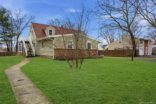 15 Newport Ave, Selden, NY 11784 - Photo 3