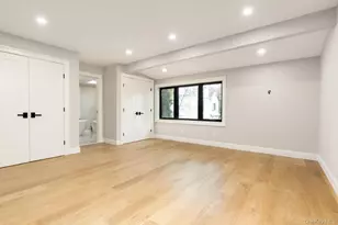 120 Baker Hill Rd, Great Neck, NY 11023 - Photo 13