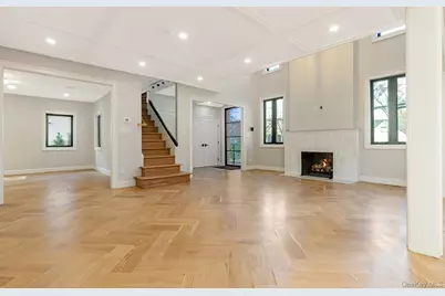 120 Baker Hill Road, Great Neck, NY 11023 - Photo 9