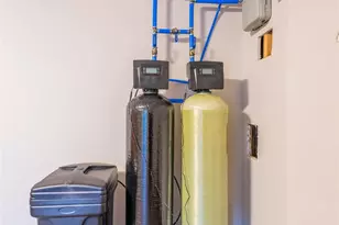 18 Robin Way, Great Neck, NY 11021 - Photo 21