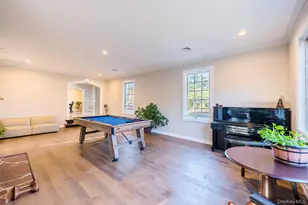 18 Robin Way, Great Neck, NY 11021 - Photo 9