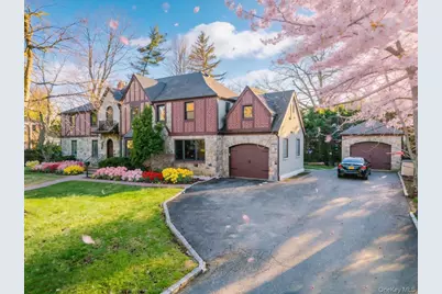 18 Robin Way, Great Neck, NY 11021 - Photo 3