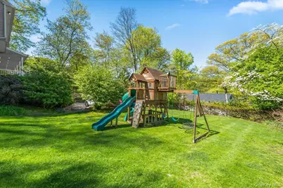 103 Bradley Avenue, White Plains, NY 10607 - Photo 29