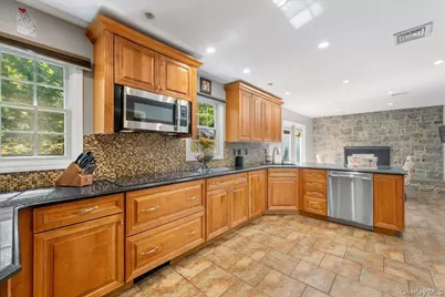 103 Bradley Avenue, White Plains, NY 10607 - Photo 7