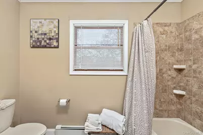 191 Hawthorne Street, Mastic, NY 11950 - Photo 9