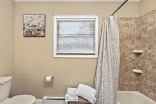 191 Hawthorne St, Mastic, NY 11950 - Photo 9