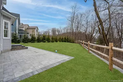 16 Stephens Lane, Valhalla, NY 10595 - Photo 5