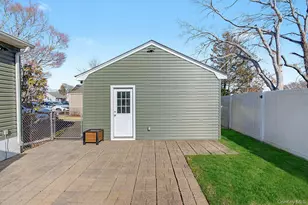 72 Harris St, Patchogue, NY 11772 - Photo 27