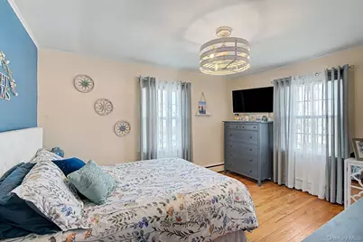 72 Harris Street, Patchogue, NY 11772 - Photo 15