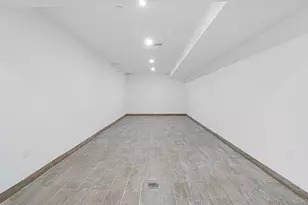 1011 E 221st St, Bronx, NY 10469 - Photo 15