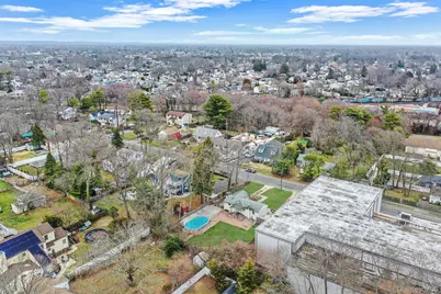 317 Centre Avenue, Lindenhurst, NY 11757 - Photo 23