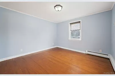 317 Centre Avenue, Lindenhurst, NY 11757 - Photo 33