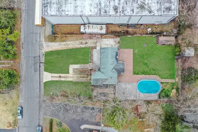 317 Centre Avenue, Lindenhurst, NY 11757 - Photo 25