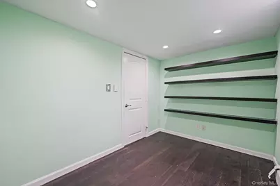 317 Centre Avenue, Lindenhurst, NY 11757 - Photo 45