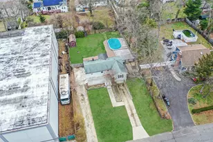 317 Centre Ave, Lindenhurst, NY 11757 - Photo 17