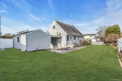 247 Knollwood Lane, Seaford, NY 11783 - Photo 23