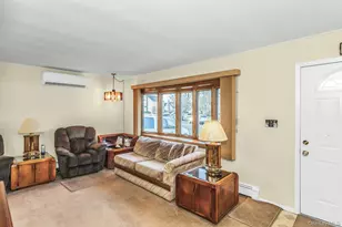 247 Knollwood Ln, Seaford, NY 11783 - Photo 5