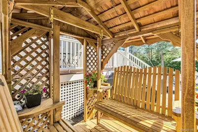 35 Grant Boulevard, Hampton Bays, NY 11946 - Photo 27