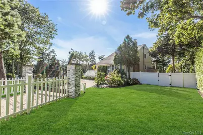 35 Grant Boulevard, Hampton Bays, NY 11946 - Photo 3