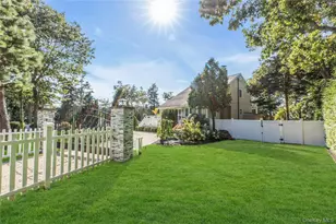 35 Grant Blvd, Hampton Bays, NY 11946 - Photo 3