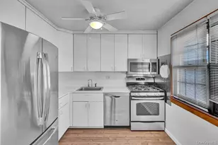 228 Mariners Way, Copiague, NY 11726 - Photo 5