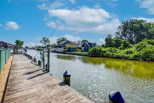 228 Mariners Way, Copiague, NY 11726 - Photo 11