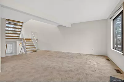 169 Treetop Circle, Nanuet, NY 10954 - Photo 9