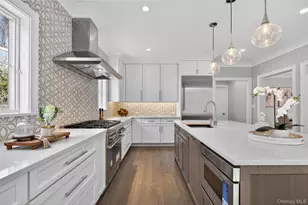 208 Cow Neck Rd, Port Washington, NY 11050 - Photo 9