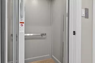 208 Cow Neck Rd, Port Washington, NY 11050 - Photo 21