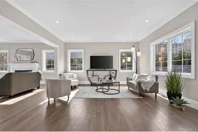 208 Cow Neck Road, Port Washington, NY 11050 - Photo 5