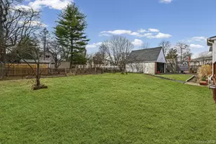 544 Birch St, West Hempstead, NY 11552 - Photo 35