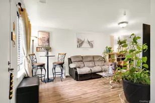 15 Birchwood Rd, Medford, NY 11763 - Photo 9