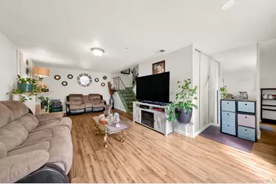 15 Birchwood Road, Medford, NY 11763 - Photo 7