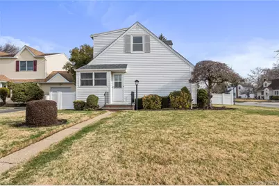 832 Stratford Drive, East Meadow, NY 11554 - Photo 17