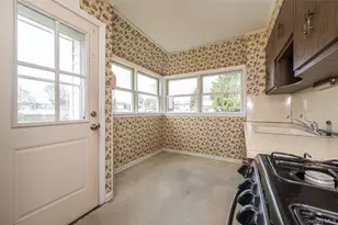 832 Stratford Dr, East Meadow, NY 11554 - Photo 5