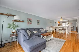 10 Glen Hollow Rd, Holtsville, NY 11742 - Photo 9