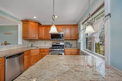 10 Glen Hollow Road #C7, Holtsville, NY 11742 - Photo 3