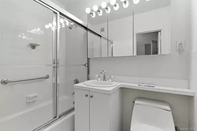 27110 Grand Central Parkway #26A, Floral Park, NY 11005 - Photo 7