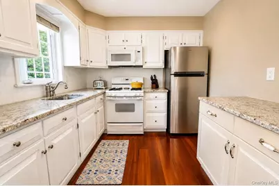 8 Seneca Avenue, White Plains, NY 10603 - Photo 11