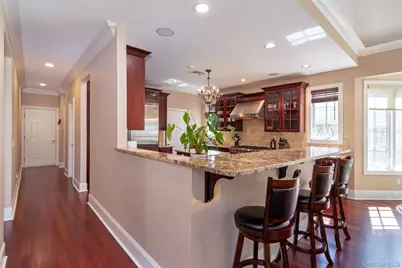 9 Stony Gate Oval, New Rochelle, NY 10804 - Photo 5