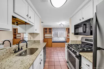 8 Birchwood Road, Medford, NY 11763 - Photo 15