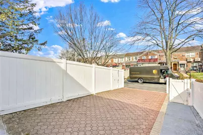 136-76 71st Road, Kew Gardens, NY 11367 - Photo 3