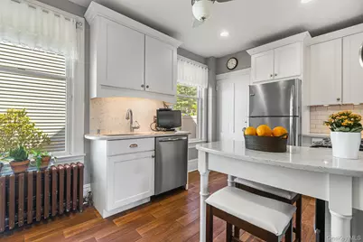17 Upland Avenue, White Plains, NY 10604 - Photo 7