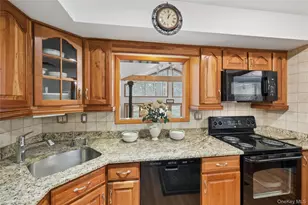 6 Viola Dr, Glen Cove, NY 11542 - Photo 25