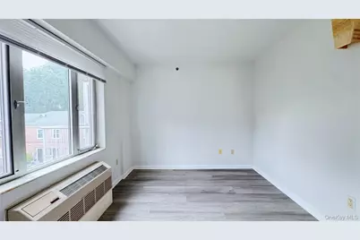 6434 Grand Central Parkway #3D, Forest Hills, NY 11375 - Photo 15