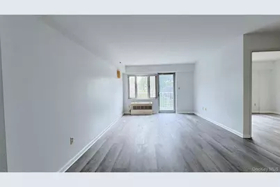 6434 Grand Central Parkway #3D, Forest Hills, NY 11375 - Photo 7
