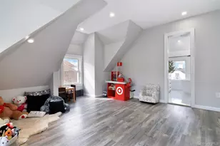 16 Badeau Pl, New Rochelle, NY 10801 - Photo 11