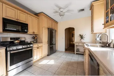 307 W Penn Street, Long Beach, NY 11561 - Photo 17