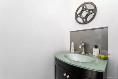 1603 Bluffs Drive N, Calverton, NY 11933 - Photo 13