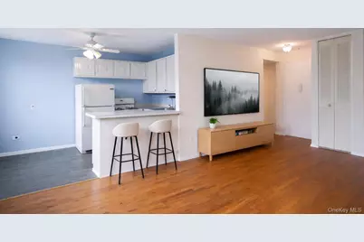 6815 Selfridge Street #6D, Forest Hills, NY 11375 - Photo 3